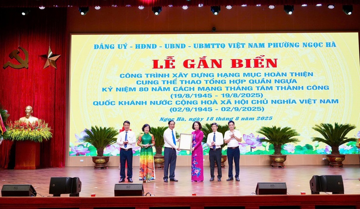 Phường Ngọc Hà tổ chức Lễ gắn biển công trình khu liên hợp Cung thể thao tổng hợp Quần Ngựa- Ảnh 1.