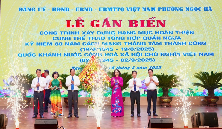 Phường Ngọc Hà tổ chức Lễ gắn biển công trình khu liên hợp Cung thể thao tổng hợp Quần Ngựa- Ảnh 12.