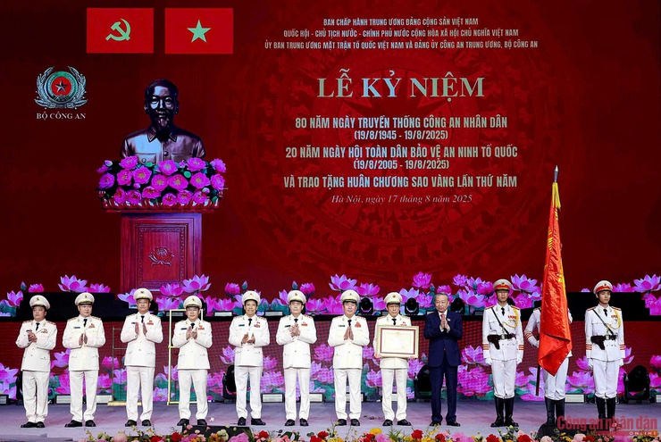 Tự hào truyền thống 80 năm Công an Nhân dân Việt Nam (19/8/1945 – 19/8/2025); 20 năm Ngày hội Toàn dân bảo vệ an ninh Tổ quốc (19/8/2005 – 19/8/2025)- Ảnh 2.