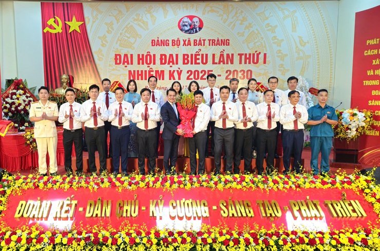 Đại hội đại biểu Đảng bộ xã Bát Tràng lần thứ I, nhiệm kỳ 2025-2030 thành công tốt đẹp- Ảnh 1.