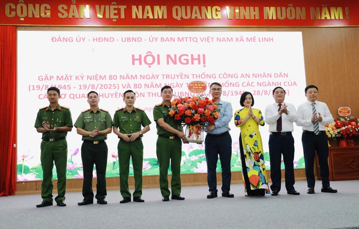 Mê Linh: Gặp mặt kỷ niệm 80 năm ngày truyền thống các ngành- Ảnh 1.
