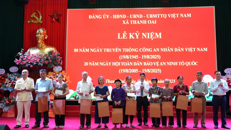 Xã Thanh Oai: Phát huy truyền thống 80 năm Công an nhân dân, xây dựng thế trận an ninh nhân dân vững chắc- Ảnh 6.
