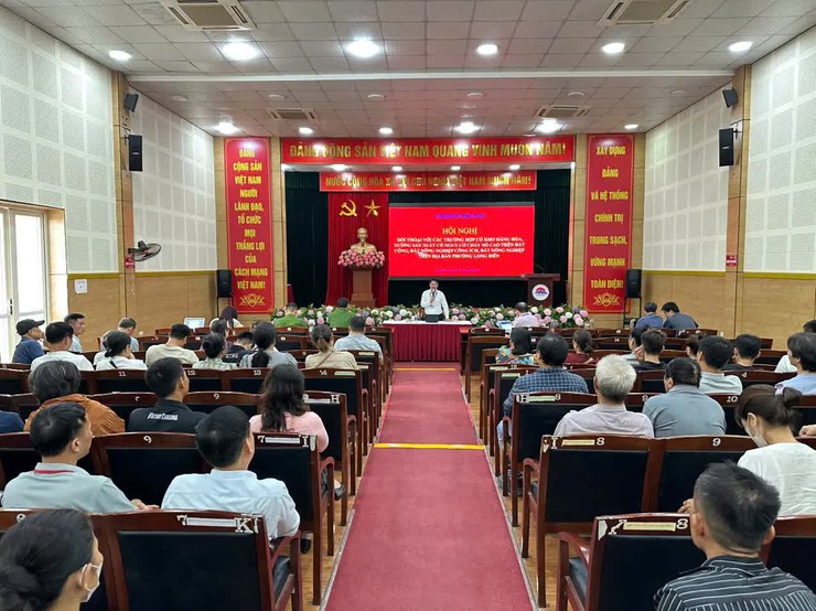 Phường Long Biên sẽ xử lý nghiêm các vi phạm về đất đai, an toàn cháy nổ khu bãi sông Hồng- Ảnh 1.