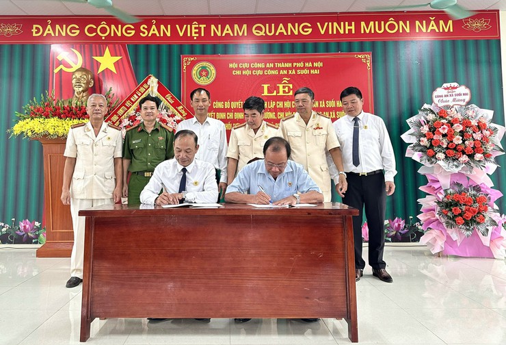 Lễ công bố quyết định thành lập chi hội Cựu công an nhân dân xã Suối Hai - Ảnh 6.