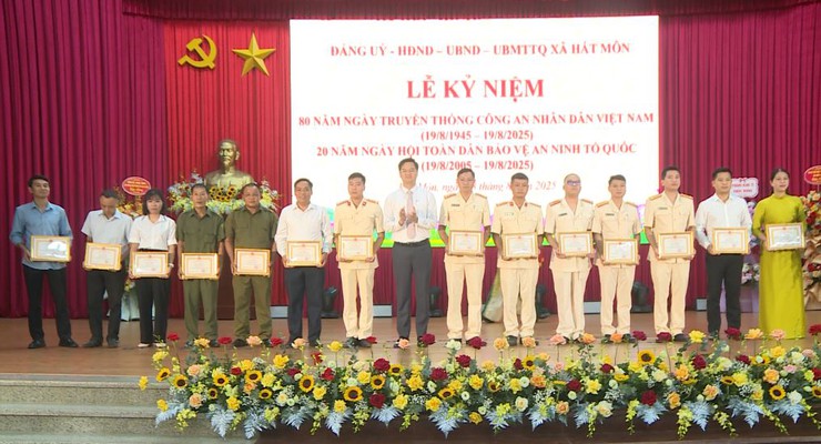 Hát Môn: Kỷ niệm 80 Ngày truyền thống lực lượng CAND 20 năm Ngày Hội toàn dân Bảo vệ ANTQ- Ảnh 6.