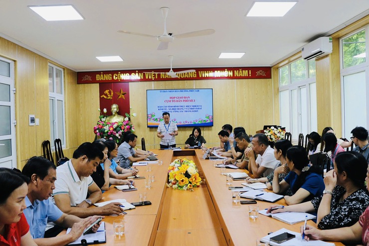 Phân công cán bộ, công chức theo dõi hoạt động tổ dân phố - Giải pháp đổi mới trong chỉ đạo, điều hành của phường Phúc Lợi- Ảnh 3.