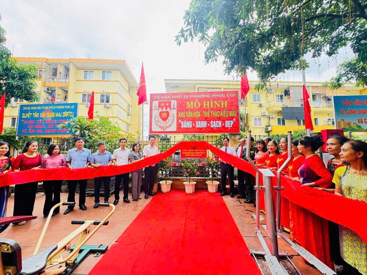 Khánh thành công trình đầu tiên của tổ dân phố chào mừng Đại hội đại biểu Đảng bộ phường Phúc Lợi lần thứ I, nhiệm kỳ 2025 - 2030.- Ảnh 1.