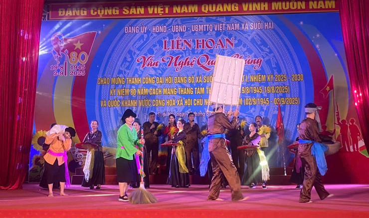 Liên hoan văn nghệ quần chúng chào mừng thành công Đại hội Đảng bộ xã lần thứ I, nhiệm kỳ 2025 – 2030; kỷ niệm 80 năm Cách mạng Tháng Tám và Quốc khánh 2/9- Ảnh 6.