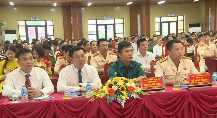 Hát Môn: Kỷ niệm 80 Ngày truyền thống lực lượng CAND 20 năm Ngày Hội toàn dân Bảo vệ ANTQ- Ảnh 2.
