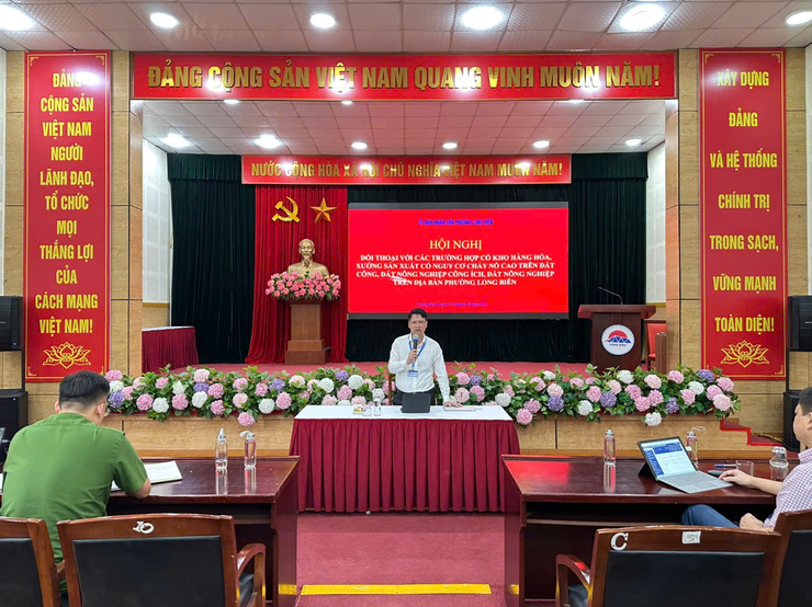 Phường Long Biên sẽ xử lý nghiêm các vi phạm về đất đai, an toàn cháy nổ khu bãi sông Hồng- Ảnh 4.