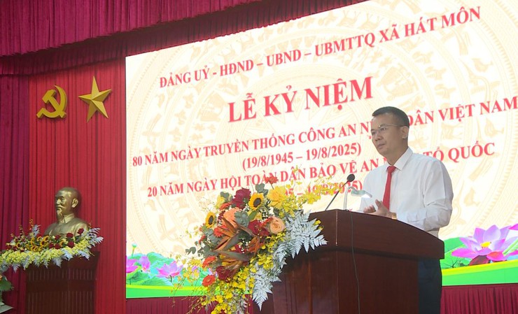 Hát Môn: Kỷ niệm 80 Ngày truyền thống lực lượng CAND 20 năm Ngày Hội toàn dân Bảo vệ ANTQ- Ảnh 4.