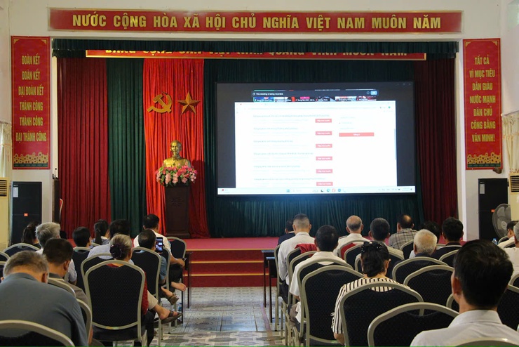XÃ PHÚC SƠN THAM DỰ HỘI NGHỊ TRỰC TUYẾN TẬP HUẤN KỸ NĂNG SỐ CHO TỔ CHUYỂN ĐỔI SỐ CỘNG ĐỒNG- Ảnh 1.