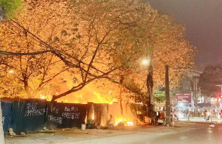 Phường Giảng Võ: Khuyến cáo Người dân không đốt rác, phế liệu.... gây ảnh hưởng đến công tác đảm bảo an toàn PCCC và CNCH trên địa bàn - Ảnh 1.