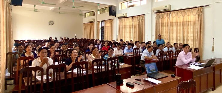 Phòng Giao dịch NHCSXH Phúc Thọ tổ chức tập huấn nghiệp vụ tín dụng chính sách cho trưởng thôn tại xã Phúc Lộc- Ảnh 2.