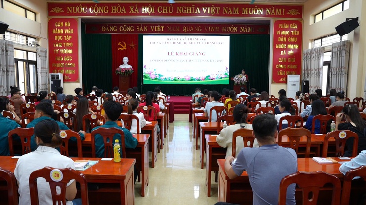 Khai giảng lớp Bồi dưỡng nhận thức về Đảng K1- 2025- Ảnh 1.