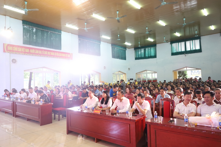 Liên hoan văn nghệ quần chúng chào mừng thành công Đại hội Đảng bộ xã lần thứ I, nhiệm kỳ 2025 – 2030; kỷ niệm 80 năm Cách mạng Tháng Tám và Quốc khánh 2/9- Ảnh 4.