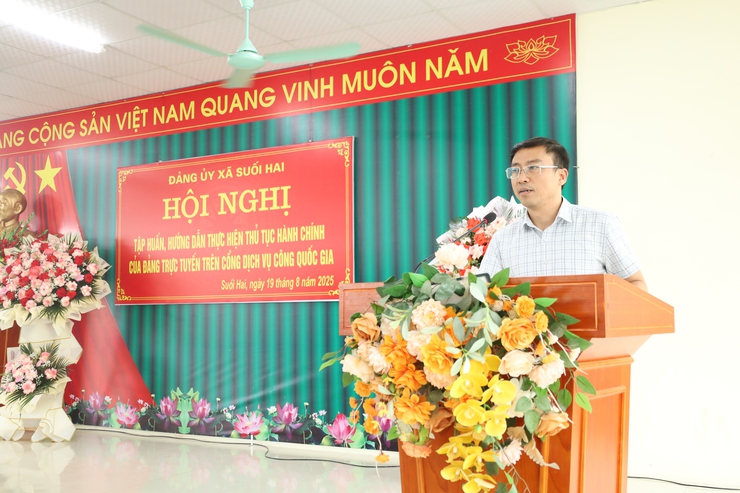 Đảng ủy xã Suối Hai tập huấn các các thủ tục hành chính của Đảng trên cổng dịch vụ công trực tuyến quốc gia- Ảnh 1.