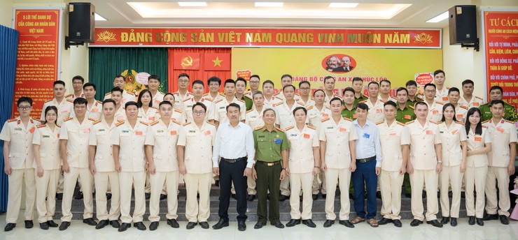 Công an xã Phúc Lộc: Nhiều hoạt động thi đua sôi nổi chào mừng ngày truyền thống lực lượng CAND và các ngày lễ lớn của đất nước- Ảnh 4.