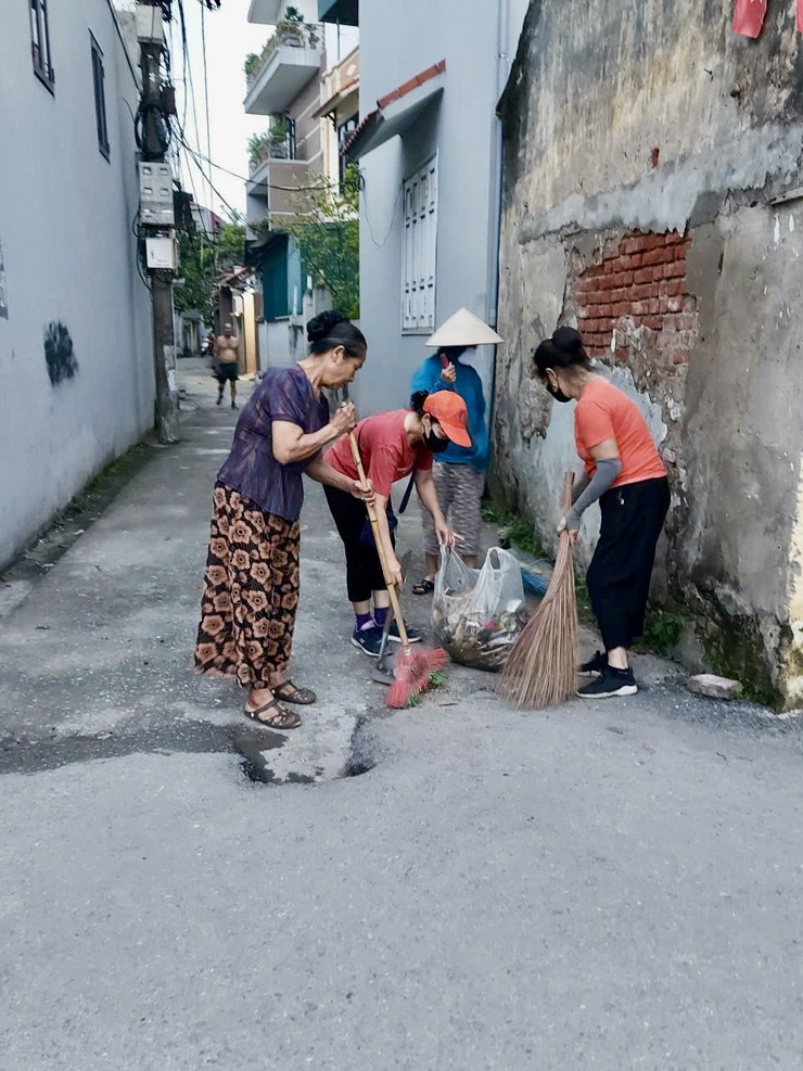 Cán bộ, công chức, viên chức, người lao động UBND xã Đại Thanh ra quân tổng vệ sinh môi trường sáng thứ 7- Ảnh 12.