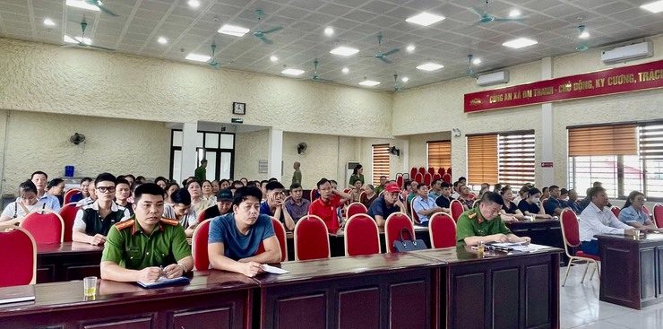 Hội nghị tuyên truyền, ký cam kết chấp hành các quy định của pháp luật về trật tự văn minh đô thị, trật tự công cộng và vệ sinh môi trường trên địa bàn xã Đại Thanh- Ảnh 1.