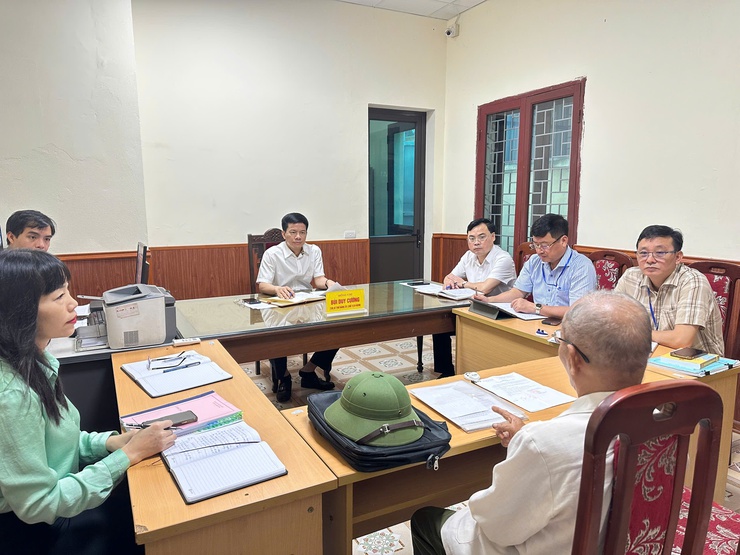 ĐỒNG CHÍ BÍ THƯ ĐẢNG ỦY, CHỦ TỊCH HĐND 
XÃ SÓC SƠN BÙI DUY CƯỜNG TIẾP CÔNG DÂN THÁNG 8/2025 - Ảnh 1.