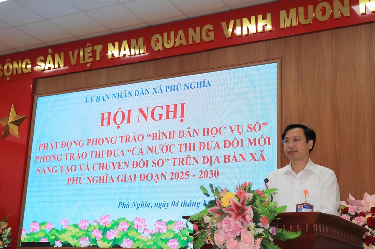Phú Nghĩa: Sơ kết 20 ngày đầu thực hiện Chiến dịch “45 ngày đêm ra quân hỗ trợ hoạt động chuyển đổi số tại các xã, phường trong giai đoạn đầu vận hành mô hình chính quyền địa phương hai cấp”- Ảnh 3.
