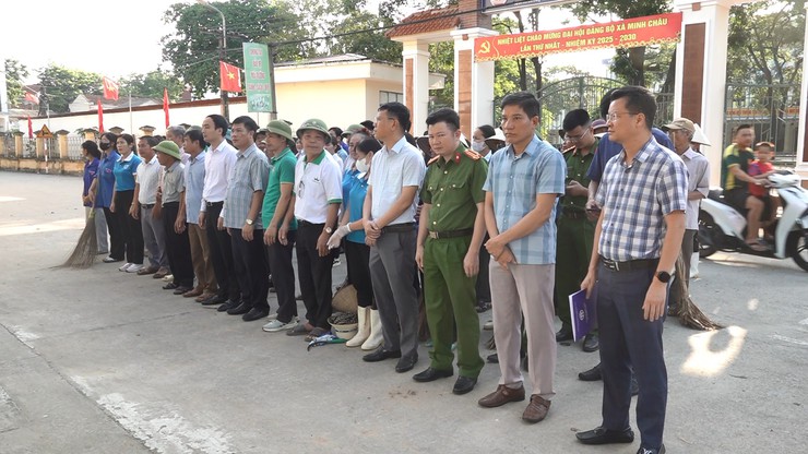 Xã Minh Châu ra quân tổng vệ sinh môi trường chào mừng Đại hội Đảng bộ xã lần thứ I, nhiệm kỳ 2025–2030- Ảnh 2.