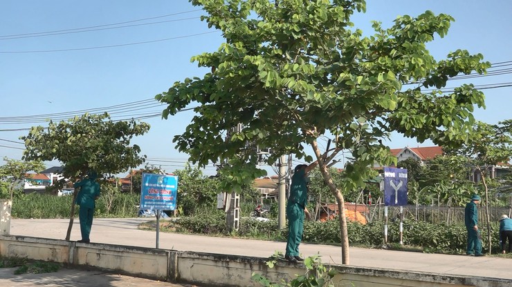 Xã Minh Châu ra quân tổng vệ sinh môi trường chào mừng Đại hội Đảng bộ xã lần thứ I, nhiệm kỳ 2025–2030- Ảnh 8.