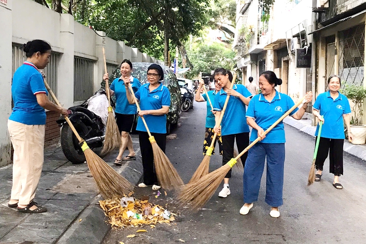 Chùm ảnh: Phường Thanh Xuân đồng loạt tổ chức ra quân tổng vệ sinh môi trường trên toàn địa bàn- Ảnh 6.