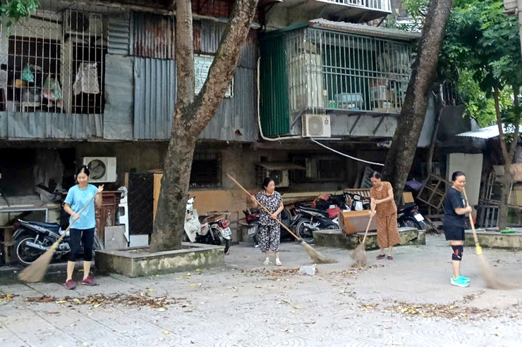Chùm ảnh: Phường Thanh Xuân đồng loạt tổ chức ra quân tổng vệ sinh môi trường trên toàn địa bàn- Ảnh 9.