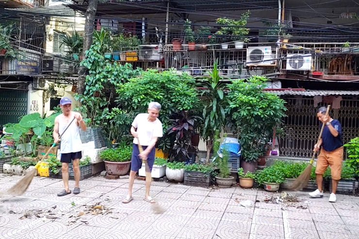 Chùm ảnh: Phường Thanh Xuân đồng loạt tổ chức ra quân tổng vệ sinh môi trường trên toàn địa bàn- Ảnh 10.