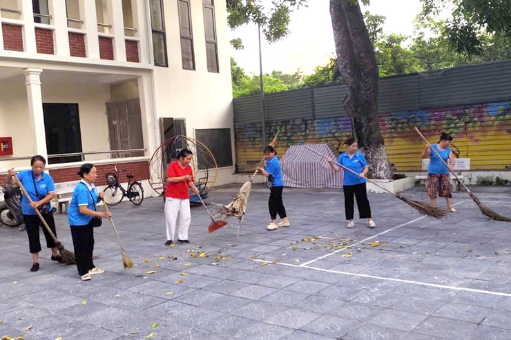 Chùm ảnh: Phường Thanh Xuân đồng loạt tổ chức ra quân tổng vệ sinh môi trường trên toàn địa bàn- Ảnh 11.