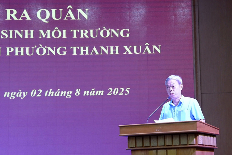 Phường Thanh Xuân ra quân tổng vệ sinh môi trường chào mừng kỷ niệm 80 năm Cách mạng tháng Tám và Quốc khánh 2-9- Ảnh 2.