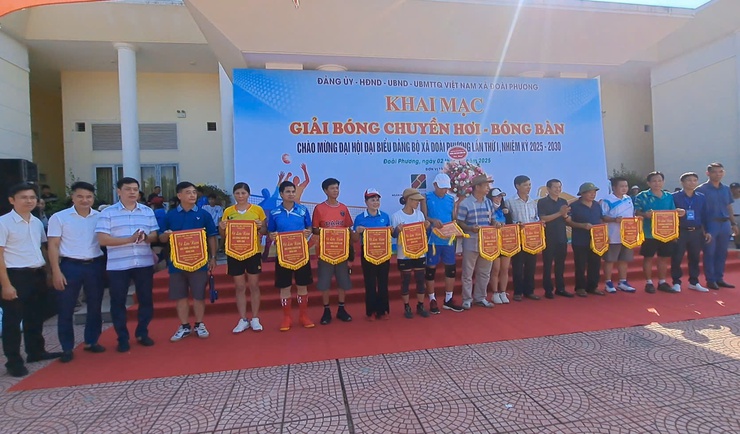 Khai mạc giải thể thao chào mừng Đại hội Đảng xã Đoài Phương- Ảnh 1.