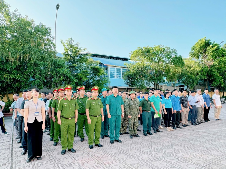 Xã Nam Phù huy động sức mạnh và sự đồng lòng của người dân kiến tạo môi trường xanh – sạch – đẹp- Ảnh 3.