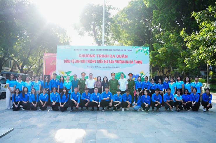 Phường Hai Bà Trưng tổ chức Lễ ra quân tổng vệ sinh môi trường trên điạ bàn phường.- Ảnh 12.