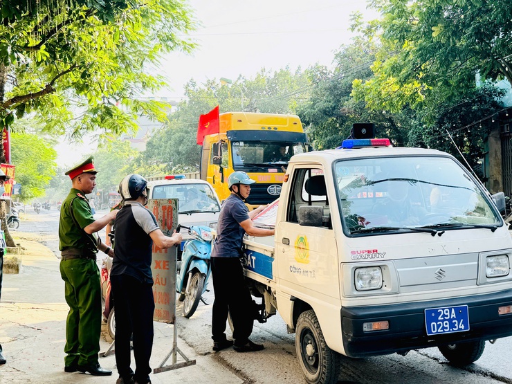 Xã Nam Phù huy động sức mạnh và sự đồng lòng của người dân kiến tạo môi trường xanh – sạch – đẹp- Ảnh 8.
