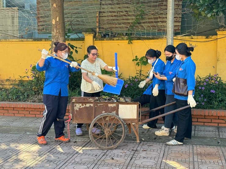 Xã Nam Phù huy động sức mạnh và sự đồng lòng của người dân kiến tạo môi trường xanh – sạch – đẹp- Ảnh 14.
