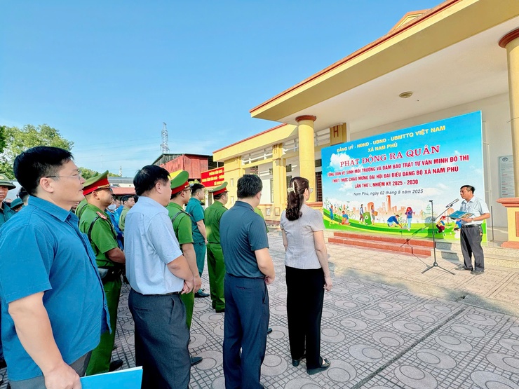 Xã Nam Phù huy động sức mạnh và sự đồng lòng của người dân kiến tạo môi trường xanh – sạch – đẹp- Ảnh 1.