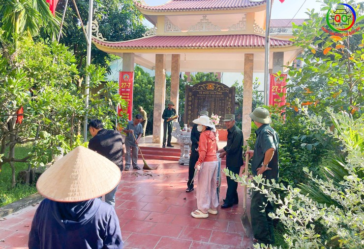 Sôi nổi Lễ ra quân tổng vệ sinh môi trường, trồng hoa cây xanh tại xã Quốc Oai- Ảnh 30.