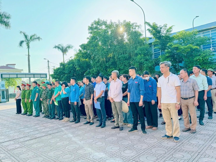 Xã Nam Phù huy động sức mạnh và sự đồng lòng của người dân kiến tạo môi trường xanh – sạch – đẹp- Ảnh 2.