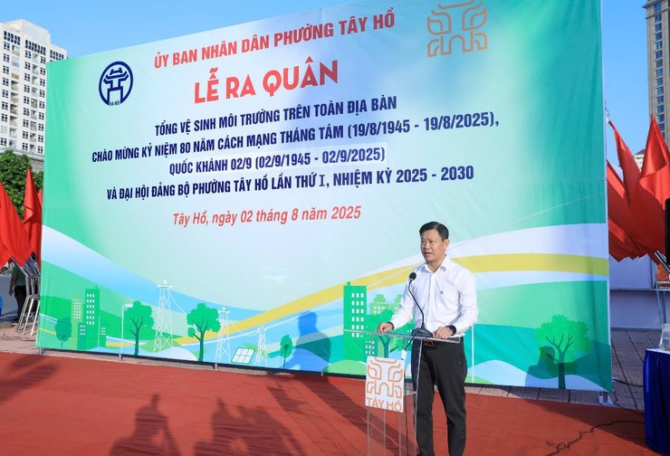 Phường Tây Hồ ra quân tổng vệ sinh môi trường- Ảnh 3.