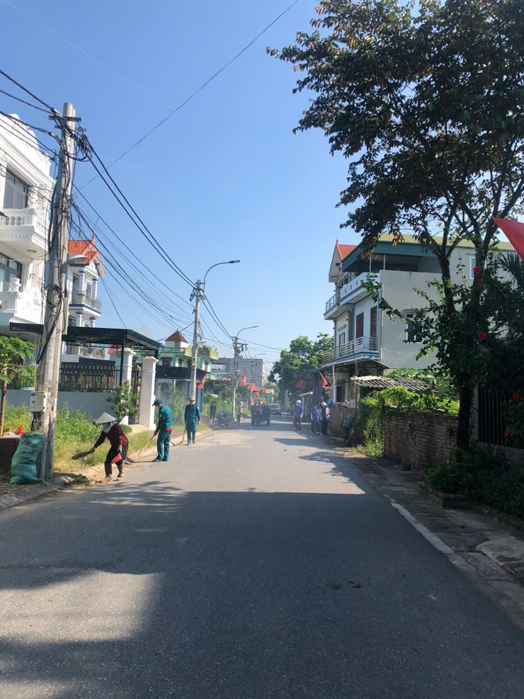 Xã Chương Dương ra quân tổng vệ sinh môi trường,
 tạo cảnh quan xanh- sạch - đẹp
- Ảnh 5.