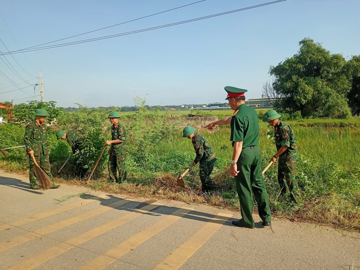Xã Đoài Phương phát động ra quân tổng vệ sinh môi trường- Ảnh 4.