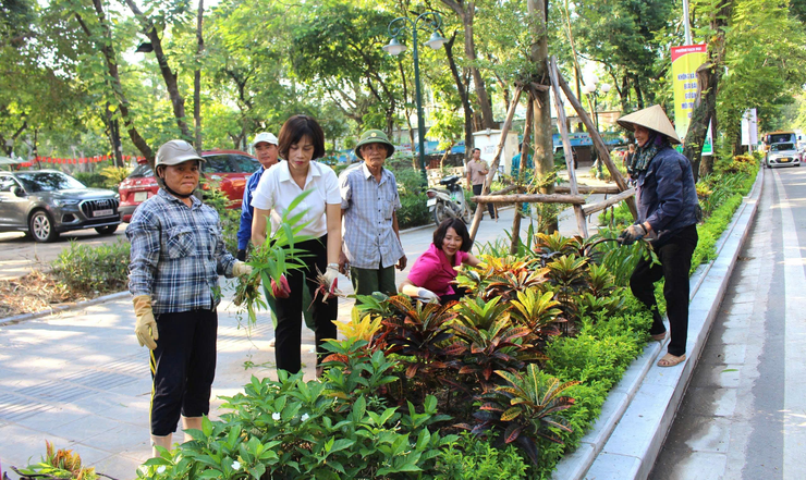 Lễ ra quân tổng vệ sinh môi trường tại Phường Bạch Mai- Ảnh 5.
