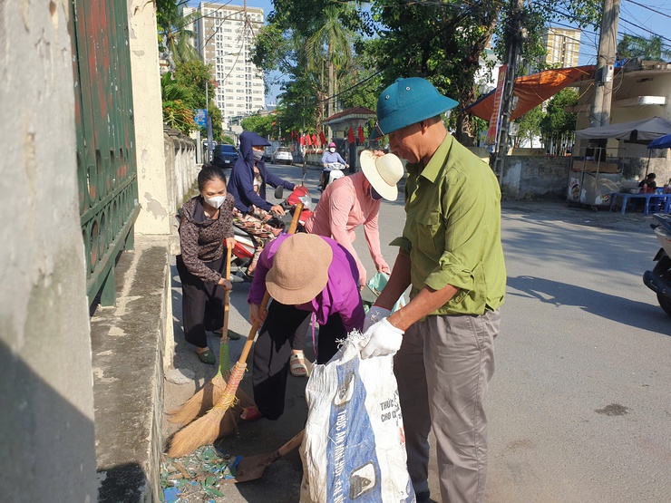Ra quân tổng vệ sinh môi trường, chỉnh trang đô thị "Vì một Phú Lương an toàn, sáng - xanh - sạch - đẹp"- Ảnh 7.