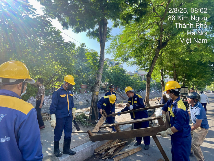 Lễ ra quân tổng vệ sinh môi trường tại Phường Bạch Mai- Ảnh 7.