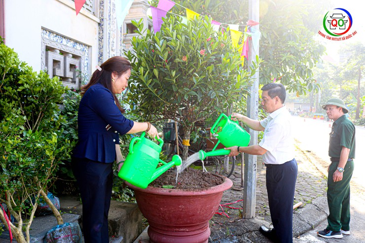Sôi nổi Lễ ra quân tổng vệ sinh môi trường, trồng hoa cây xanh tại xã Quốc Oai- Ảnh 11.