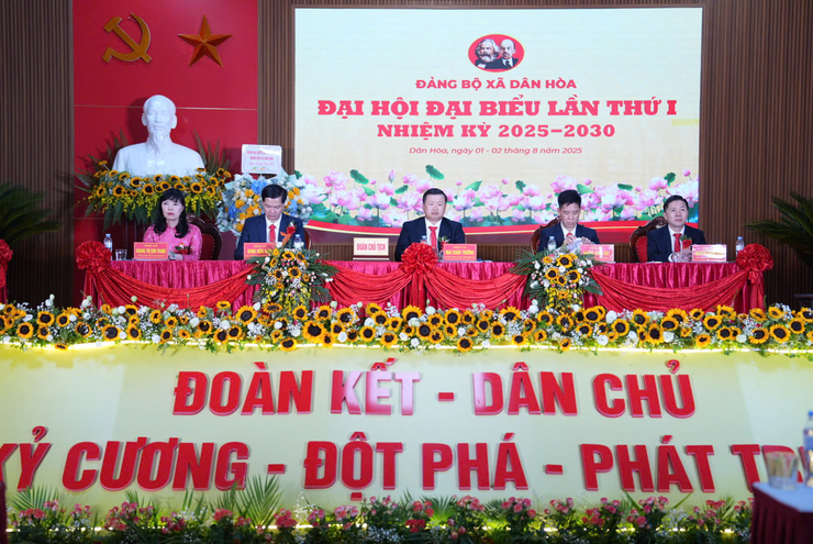 ĐẠI HỘI ĐẠI BIỂU ĐẢNG BỘ XÃ DÂN HÒA LẦN THỨ I, NHIỆM KỲ 2025- 2030 : VỮNG BƯỚC TIẾN VÀO KỶ NGUYÊN MỚI- Ảnh 6.
