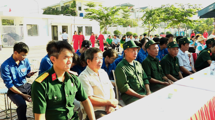 Xã Dân Hoà: Lễ phát động phong trào thi đua “Sáng - Xanh - Sạch - Đẹp” và ra quân tổng vệ sinh môi trường- Ảnh 2.